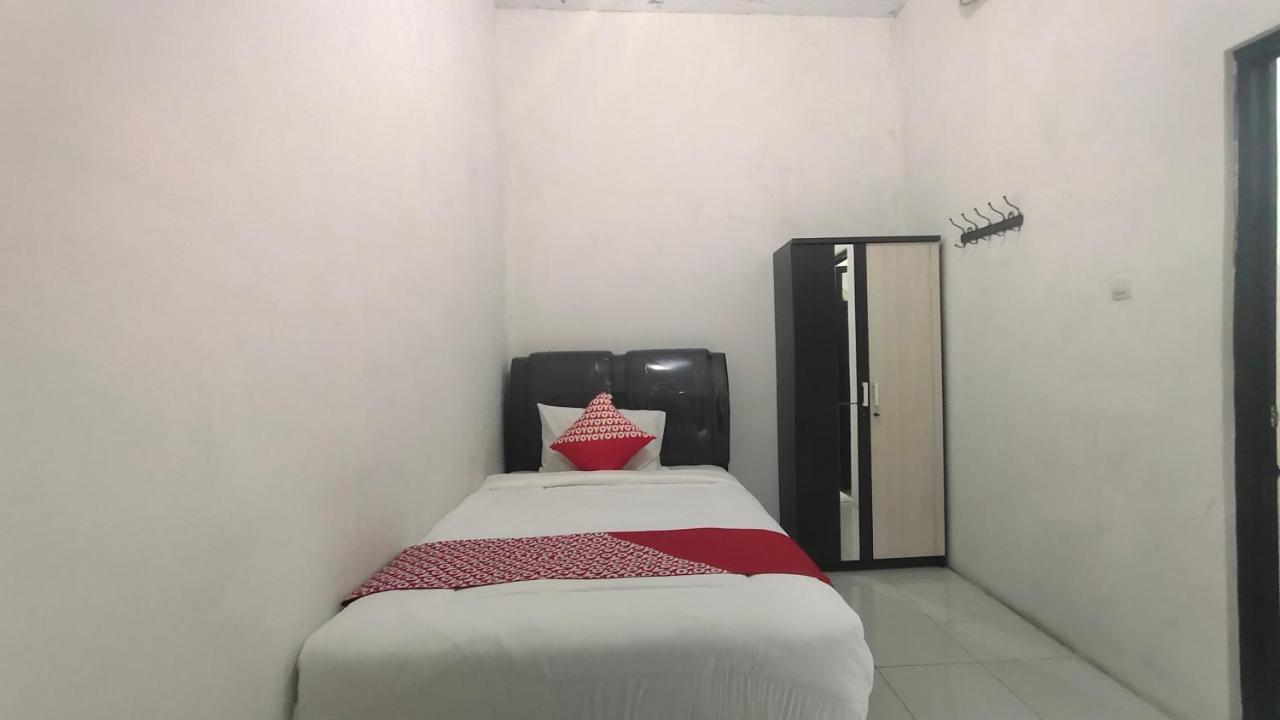 Oyo 90157 Griya Andon Syariah Hotel Cirebon Exterior foto